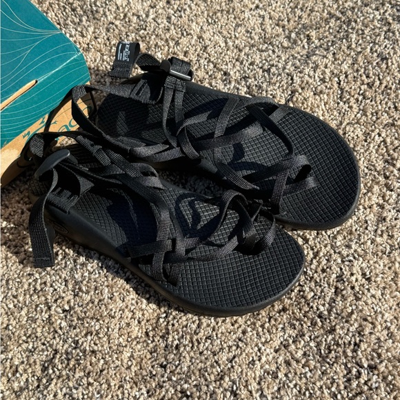Women's Black chacos Sandals - Picture 1 of 2